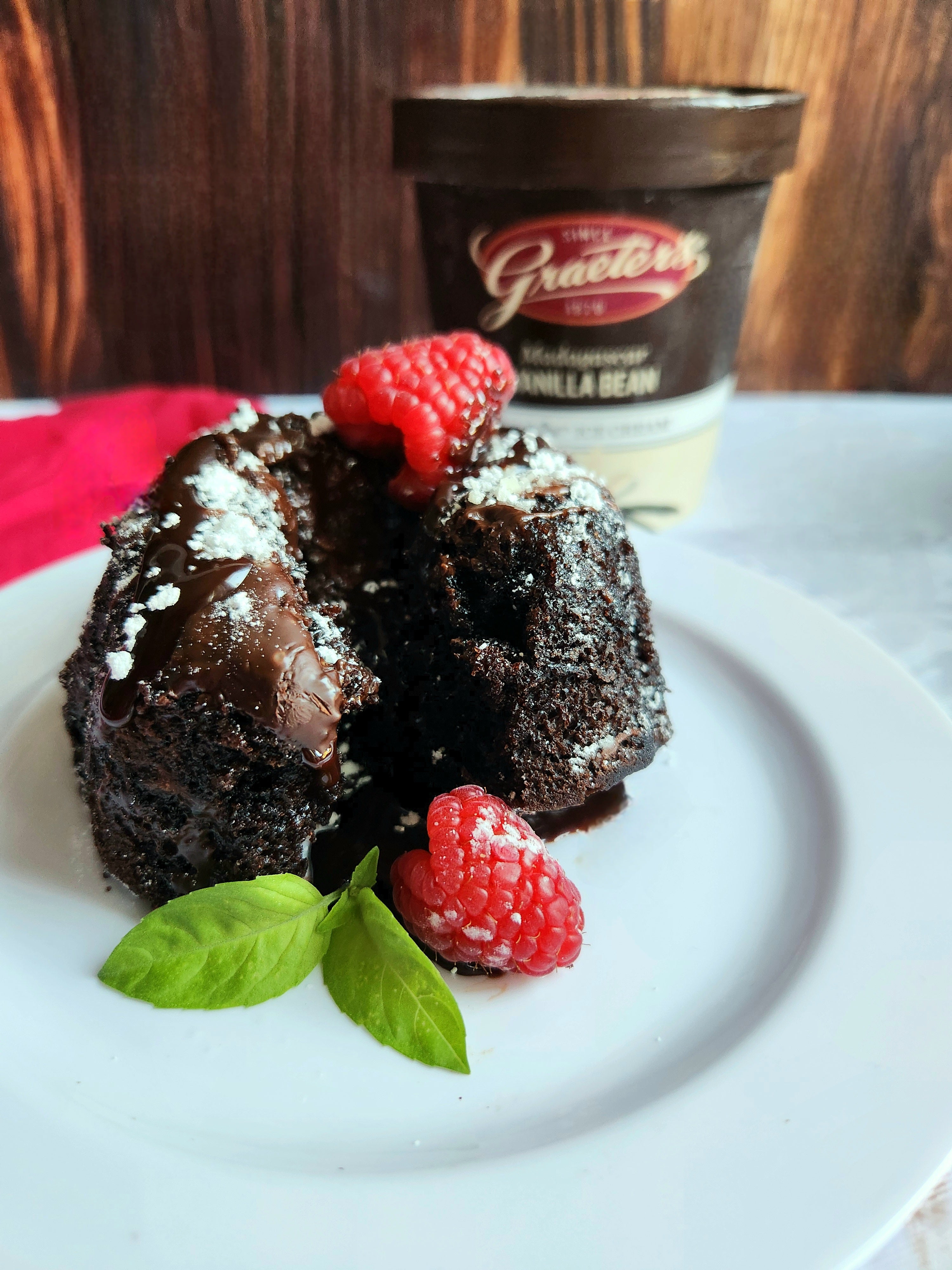Montgomery Inn Volcano Cakes and Greater's Ice Cream